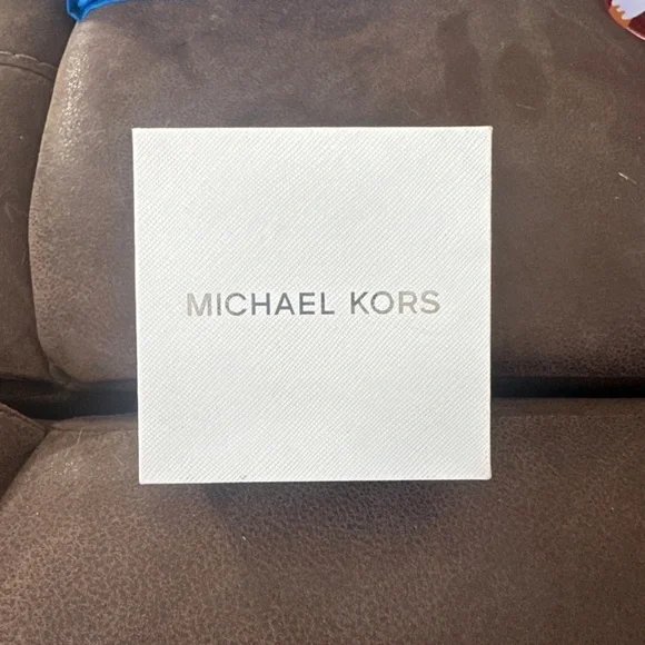 Michael Kors Pink Dial Gold Women's Watch - Picture 2 of 2